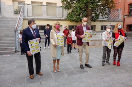 Presentación de la campaña para mantener limpia la ciudad (JAVIER ALGARRA/AYUNTAMIENTO)