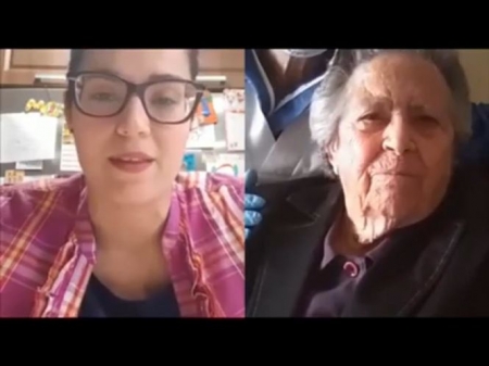 voluntarios del programa `Voz Solidaria` conversan con varios mayores del municipio (AYTO. HUÉTOR TÁJAR) 