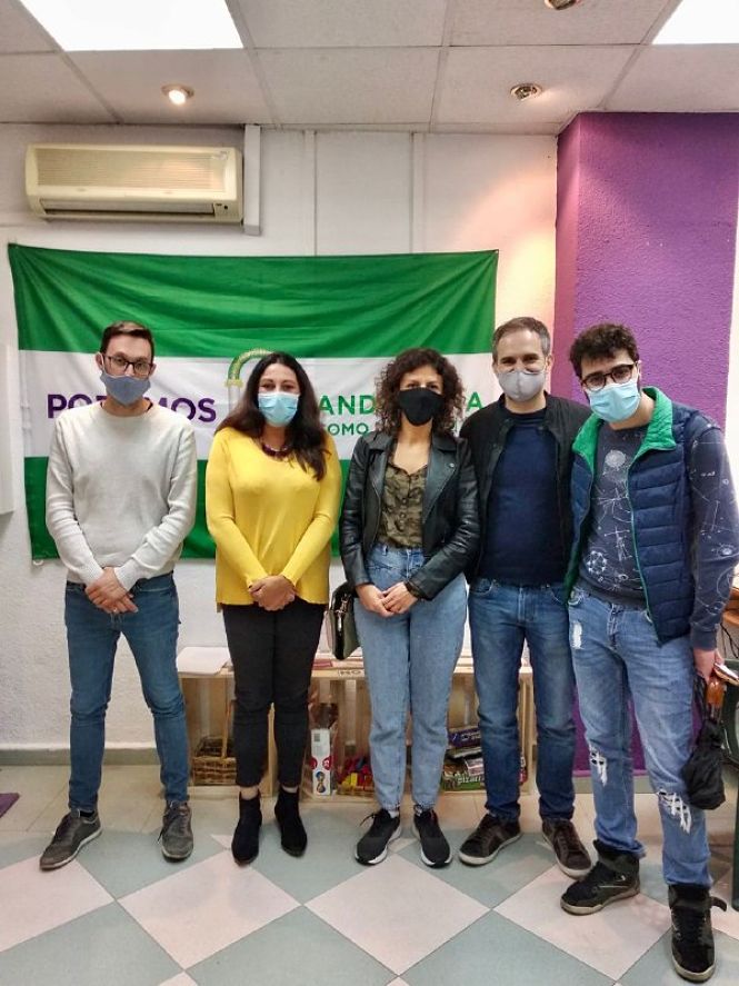 Foto de familia tras la reunión (PODEMOS) 