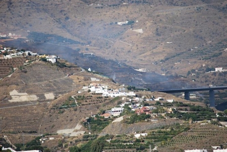 Incendio en la Loma del Gato, en Almuñécar (AYTO. ALMUÑECAR) 