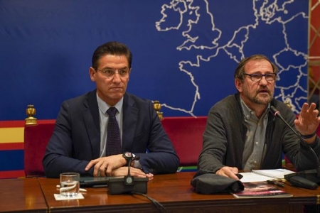 Ernesto Páramo junto al Alcalde de Granada, Luis Salvador (AYTO. GRANADA)