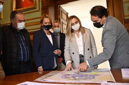 Visita de Marifrán Carazo al Ayuntamiento de Motril (JUNTA) 