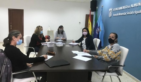 Imagen de la reunión celebrada en el Ayuntamiento de Almuñécar (AYTO. ALMUÑÉCAR)