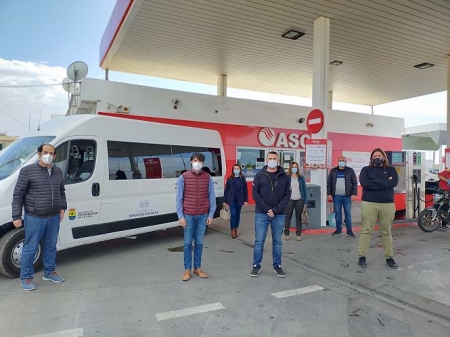 Foto de familia tras la firma del convenio (AYTO. CHURRIANA) 