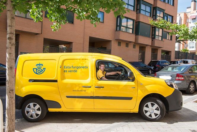 Una de las furgonetas eléctrica (CORREOS)