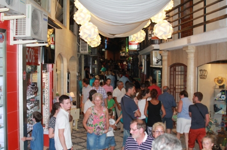 Comercio en la calle Real de Almuñécar (AYTO. ALMUÑÉCAR)