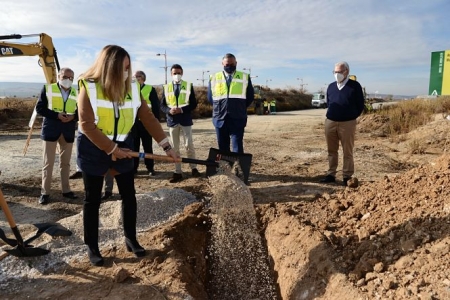 La COnsejera de Fomento, Marifrán Carazo ha asistido al inicio de las obras (JUNTA)