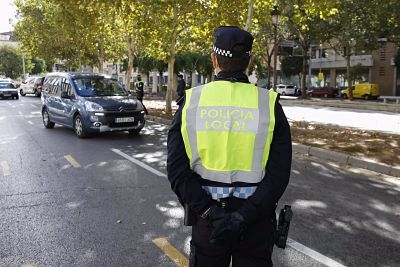 La Policía Local de Granada realiza controles de tráfico en los accesos de la ciudad debido al cierre perimetral (ÁLEX CÁMARA / EUROPA PRESS) 