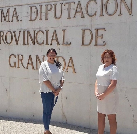 Las Diputadas provinciales Alejndra Durán y Mari cCarmen Péres (PODEMOS-IU