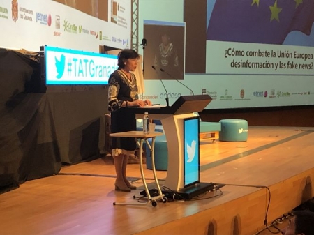 Isabel Celaá durante una visita a Granada (ARCHIVO)