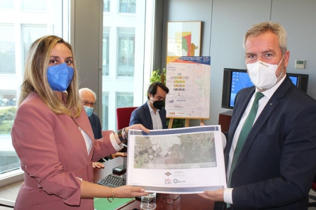 Entrega del estudiod e conexión ferroviaria (JUNTA)