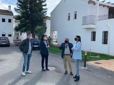 Visita al complejo de viviendas de la Tercera Edad (AYTO. ALMUÑÉCAR)