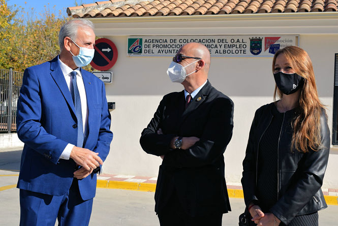 Visita de la Delegada de empleo a Albolote (JUNTA)