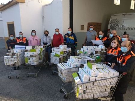 Reparto de mascarillas organizado por el Ayuntamiento de Huétor Tájar (AYTO. HUÉTOR TÁJAR)
