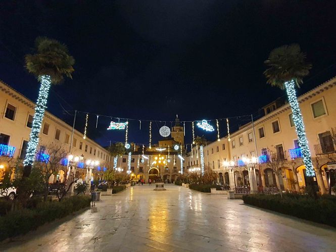 Alumbrado navideño en Guadix (AYTO. GUADIX)