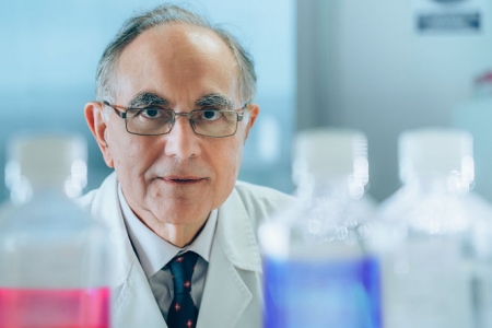 Imagen del Catedrático de la UGR, Antonio Campos (UGR) Imagen del Catedrático de la UGR, Antonio Campos (UGR)