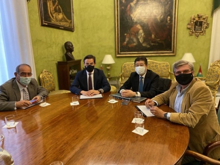 Imagen de la reunión con el presidente de la Casa de Japón (AYTO. GRANADA) Imagen de la reunión con el presidente de la Casa de Japón (AYTO. GRANADA)