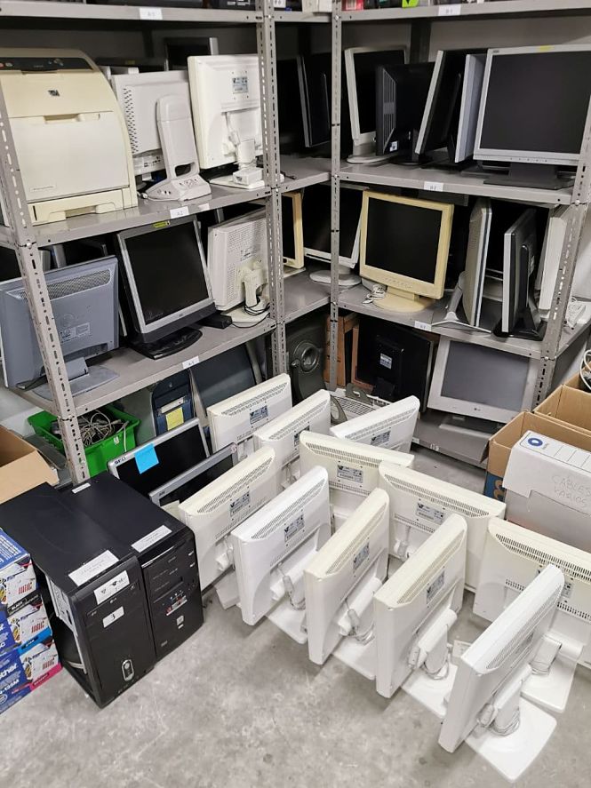 Imagen de material informático (UGR)