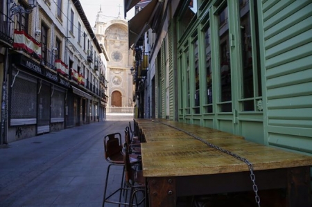Catedral de Granada, al fondo, durante el confinamiento domiciliario por la pandemia (ÁLEX CÁMARA / EUROPA PRESS) Catedral de Granada, al fondo, durante el confinamiento domiciliario por la pandemia (ÁLEX CÁMARA / EUROPA PRESS)