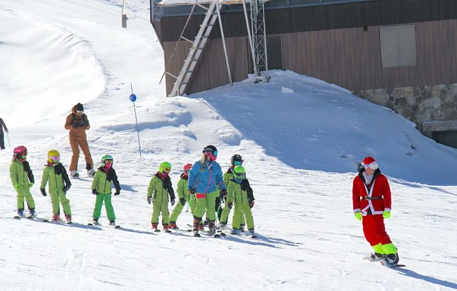 Primer fin de semana de apertura de Sierra Nevada en la temporada 2020/2021, marcada por el Covid (CETURSA) 