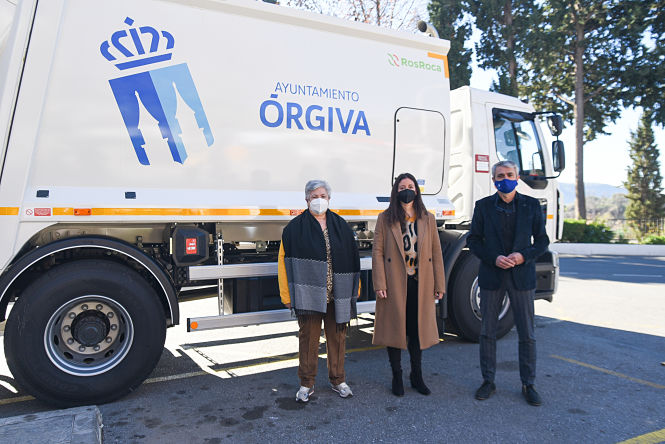 Presentación del nuevo vehículo de recogidad e residuos (L. PEÑALVER / DIPGRA)
