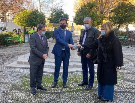 El Ayuntamiento y Emasagra ponen en marcha la fuente de Bibataubín de Granada tras 30 años fuera de servicio (AYUNTAMIENTO) El Ayuntamiento y Emasagra ponen en marcha la fuente de Bibataubín de Granada tras 30 años fuera de servicio (AYUNTAMIENTO)