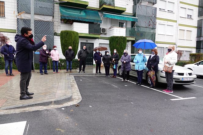 Imagen de la visita al Barrio de Almanjáyar (PSOE) 