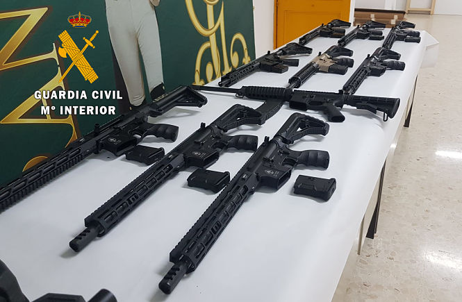 Imagen de las armas incautadas (GUARDIA CIVIL) 