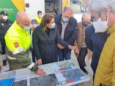 La consejera andaluza Carmen Crespo, en Almegíjar, con motivo del incendio forestal declarado en la zona (JUNTA DE ANDALUCÍA) 