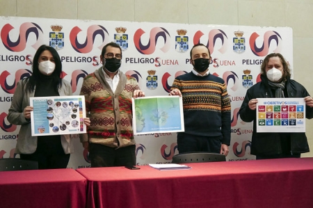 Lola Rivera, Antonio Tejada, Roberto García y Pani Guzmán en la presentación del plan de confort urbano (AYTO. PELIGROS) 