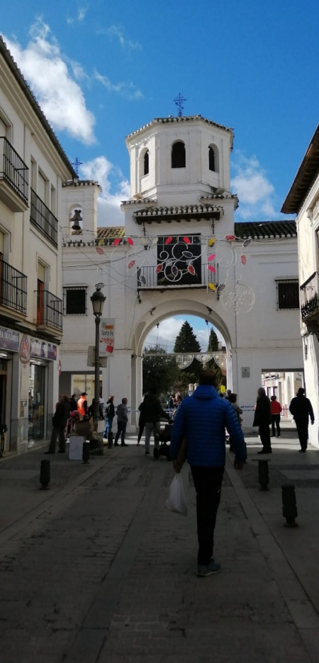 Los vecinos de Santa Fe siguen sobresaltados por los seísmos (JOSÉ M. BALDOMERO)