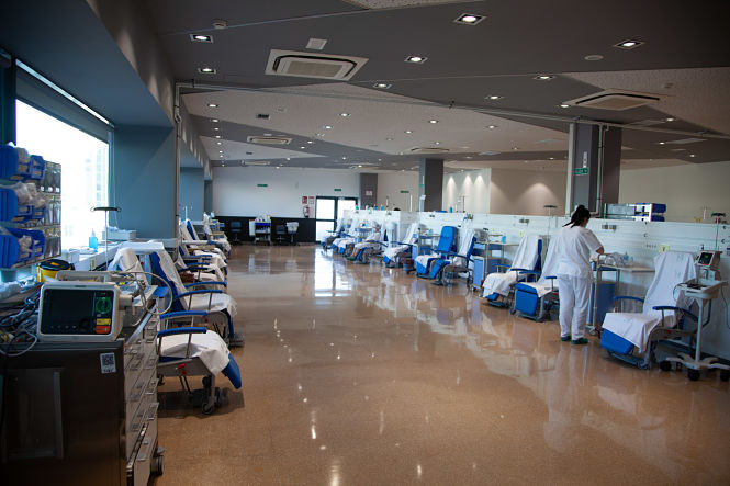 El Hospital Clínico de Granada traslada su hospital de día quirúrgico a la cafetería, acondicionada para la pandemia (JUNTA)
