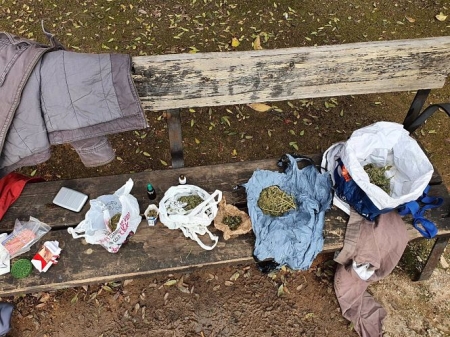 Droga incautada a un joven en la barriada de Albaida (POLICÍA LOCAL) 