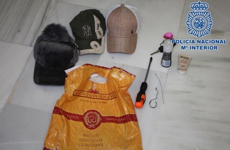 Efectos y herramientas recuperadas (POLICÍA NACIONAL) 