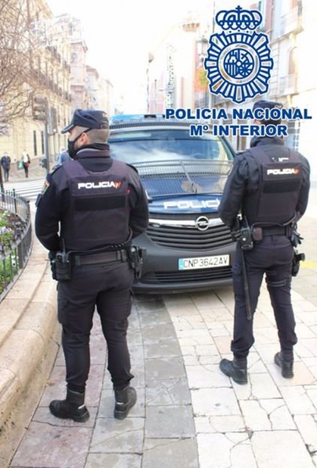 Agentes de la Policia Nacional (POLICÍA NACIONAL EN GRANADA)