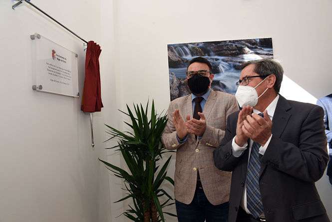 José Entrena ha inaugurado la Biblioteca de Vegas del Genil (R. MARTÍNEZ / DIPGRA) 