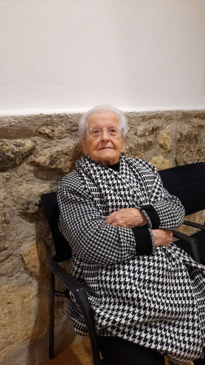 Carmen Huete ya ha sido vacunada (AYTO. MONTEFRIO)