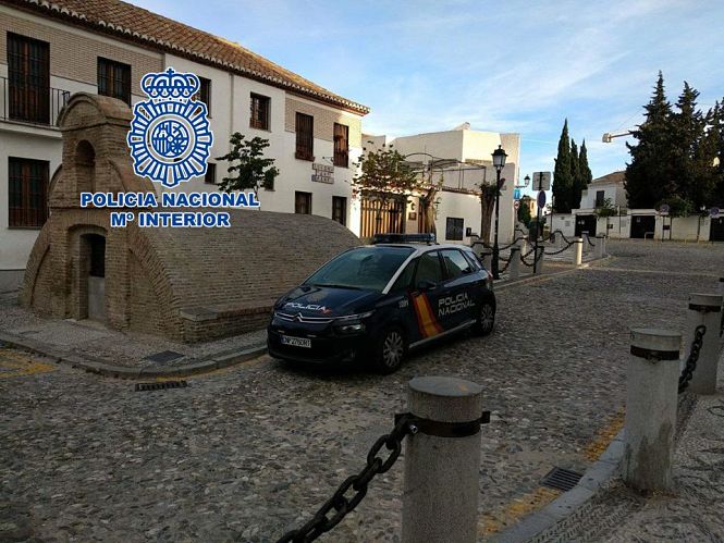 Imagen del coche Z en el Albaicín (POLICIA NACIONAL)