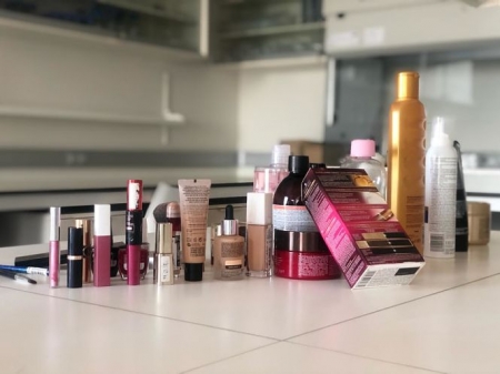 Algunos de los productos de cosmética analizados por los científicos (UGR)
