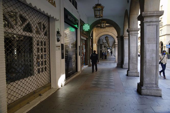 Hostelería del entorno de la Calle Ganivet cerrada (ÁLEX CÁMARA - EUROPA PRESS) 
