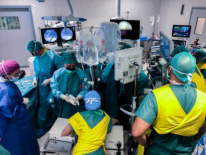 Imagen de una cirugía renal percutánea (HUSC)