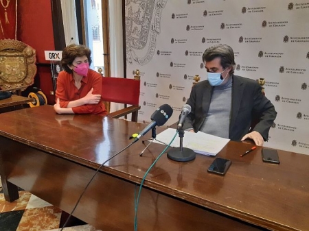 Antonio Cambril y Elisa Cabrerizo en rueda de prensa (PODEMOS - IU) 
