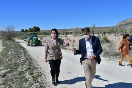 Visita a uno de los caminos rurales (JUNTA) 