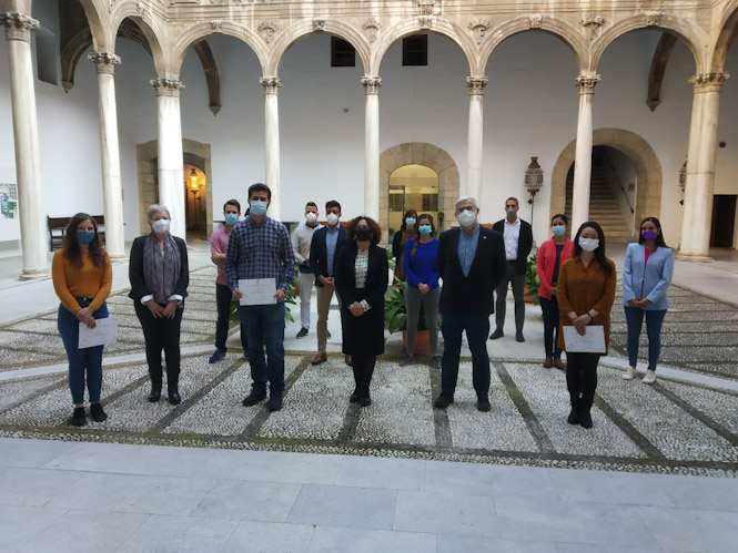 Imagen de los galardonados (UGR)