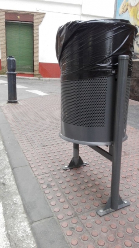 Imagen de una papelera de ALhendín (AYTO. ALHENDÍN)