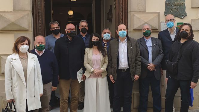 Visita de Macarena Olona a Guadix (VOX) 