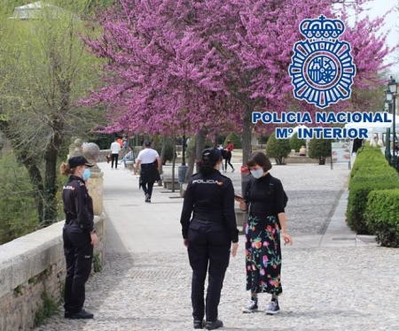 Una patrulla de la Policia Nacional en el Albaicín (POLICIA NACIONAL)