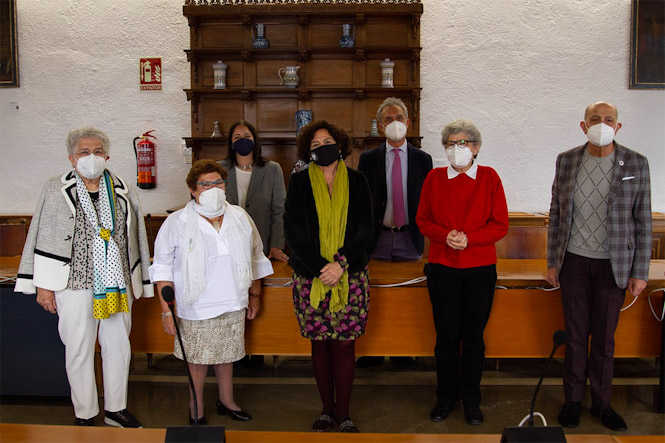 Acto de donación de la colección de cerámica Agustín Morales Alguacil-Fábricas San Isidro (UGR)