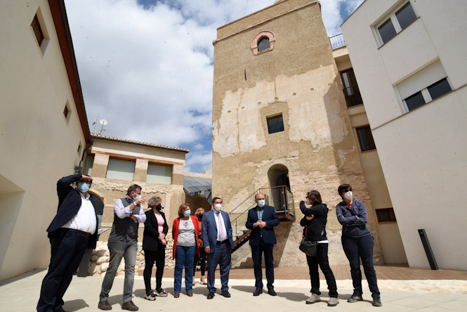 Imagen de la visita a la Torre de la Alquería (R. MARTÍNEZ/ DIPGRA)