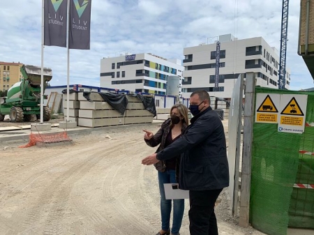 Imagen de la visita a La Chana (VOX)